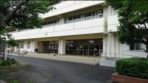 浦安市立見明川中学校 610m