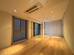 東京メトロ千代田線 赤坂駅 徒歩6分の賃貸マンション 1階2LDKのリビング/ダイニング