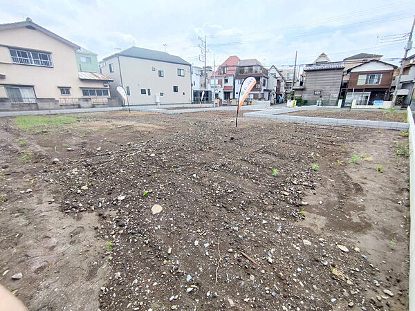 現地（2026年6月）撮影。No.3区画の本地（メインの土地部分）を北東から撮影。