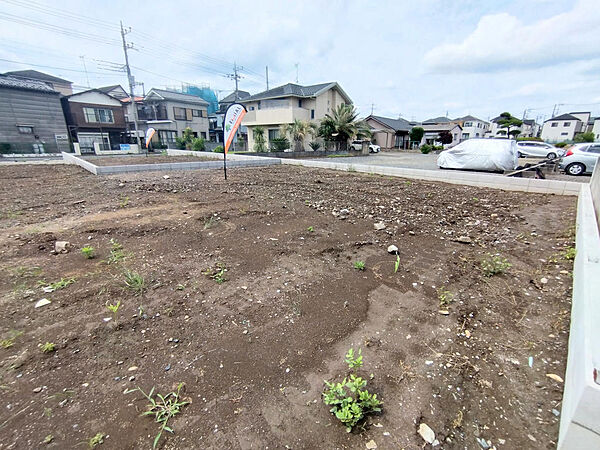 現地（2026年6月）撮影。No.3区画の本地（メインの土地部分）を南東から撮影。