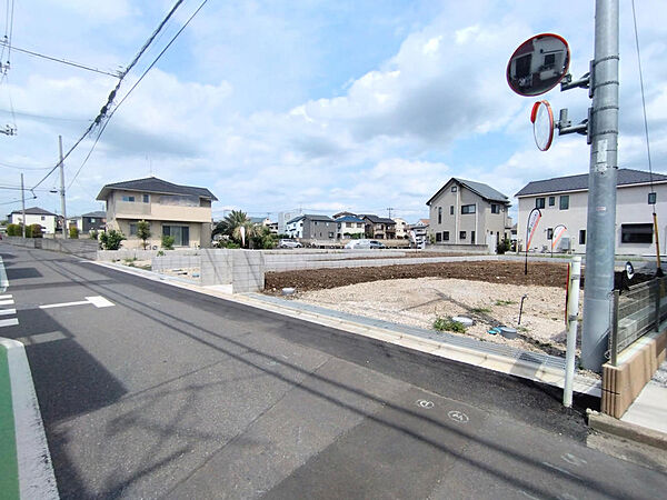 現地（2026年6月）撮影。人気の新規開発分譲地です♪陽当たり◎