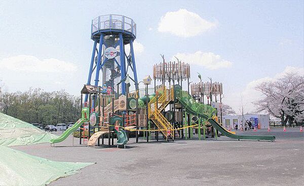 びん沼公園まで歩いて行ける距離です。自然あふれる樹環境が魅力です。