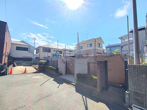 現地（2026年9月）撮影　現在古家の解体工事中です。