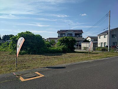 外観:現地(2026年6月)撮影。陽当たり・開放感たっぷりです♪ 外観:現地(2026年6月)撮影。陽当たり・開放感たっぷりです♪