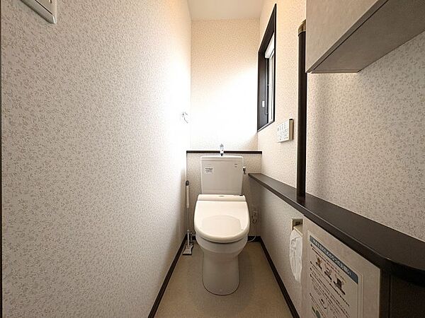 1階2階それぞれにトイレがあり、家族が多い家庭や、忙しい朝に大活躍です♪
