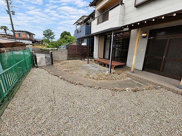 お庭付きの戸建てで、家族との時間や趣味を楽しむ暮らしが実現します♪