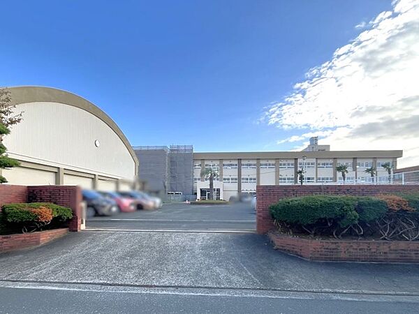 豊小学校まで754m　徒歩約10分
