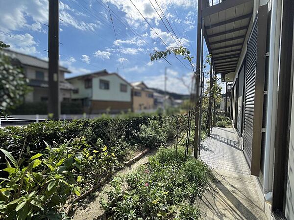 南面道路に位置するため日当たり良好で自然光溢れる暮らしをお楽しみいただけます！