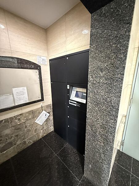 宅配ボックスもあるため、外出時の宅配も受け取っていただだけます。