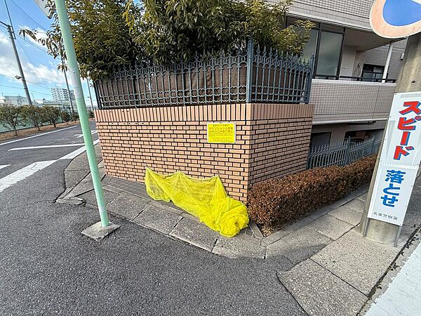 ゴミ捨て場。