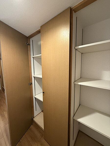大容量の廊下収納！