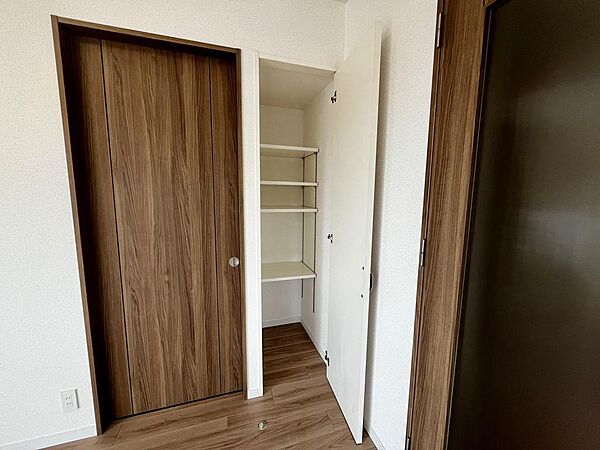 各居室に収納を確保し住空間を有効活用できます。