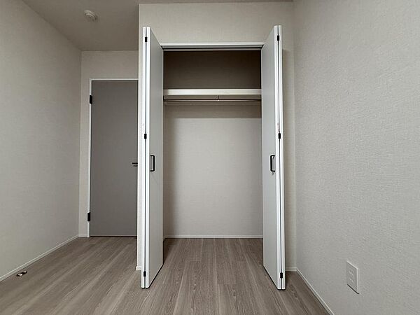 北側洋室6.2帖のクローゼット部分！