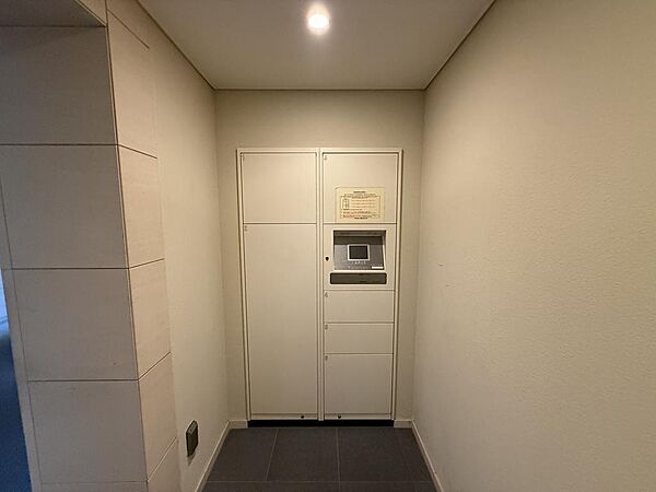 不在時に便利な宅配ボックス付き！