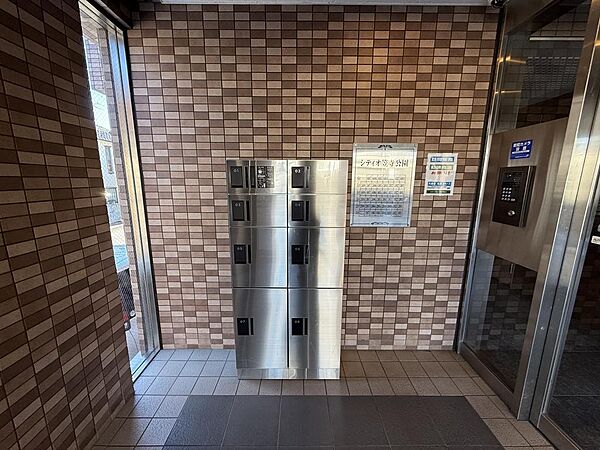 便利な宅配ボックス付き！