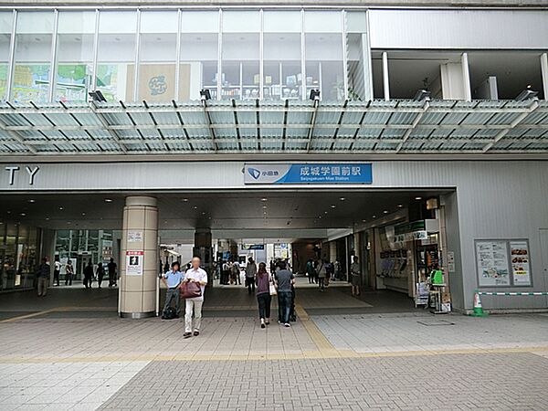 小田急線　成城学園前駅
