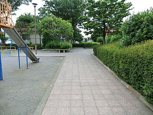 鎌田二丁目公園