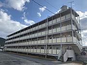 新西脇駅よりバス20分 徒歩5分 築57年5ヶ月 4階建の賃貸物件