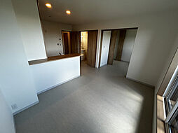 トラミッドビラ花田 2階2LDKのリビング/ダイニング