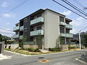 姫路駅よりバス27分 徒歩5分 築8年4ヶ月 3階建の賃貸物件