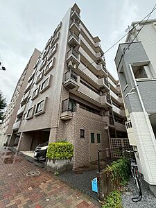 外観：重厚感のある外観♪