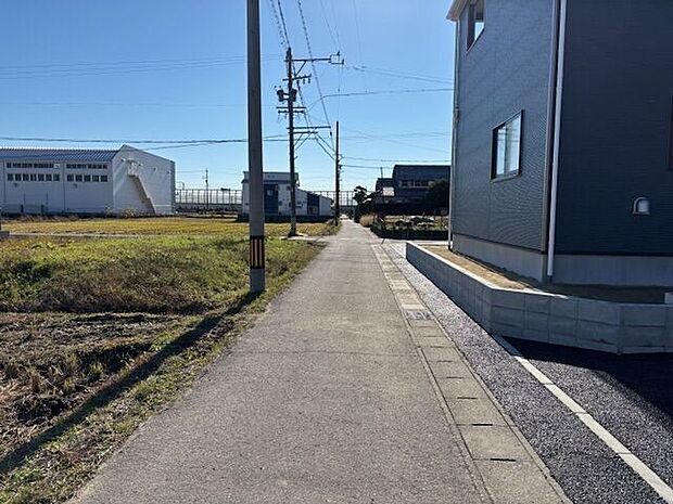 前面道路含む現地写真