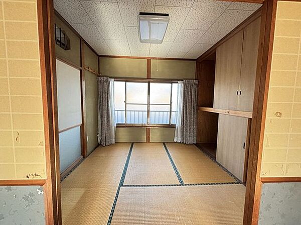 【2F 北東和室】4.5帖〇押入