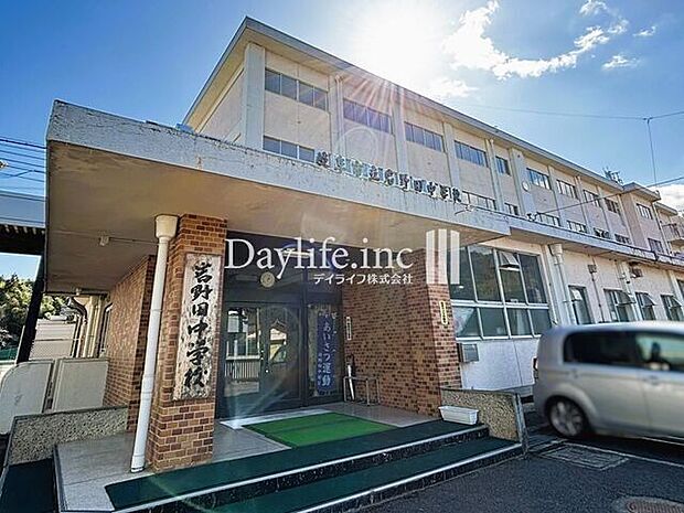 岐阜市立岩野田中学校 1020m