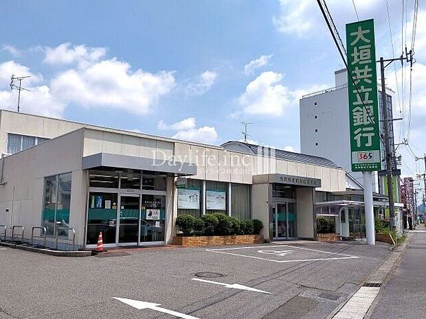 大垣共立銀行 鏡島支店 800m
