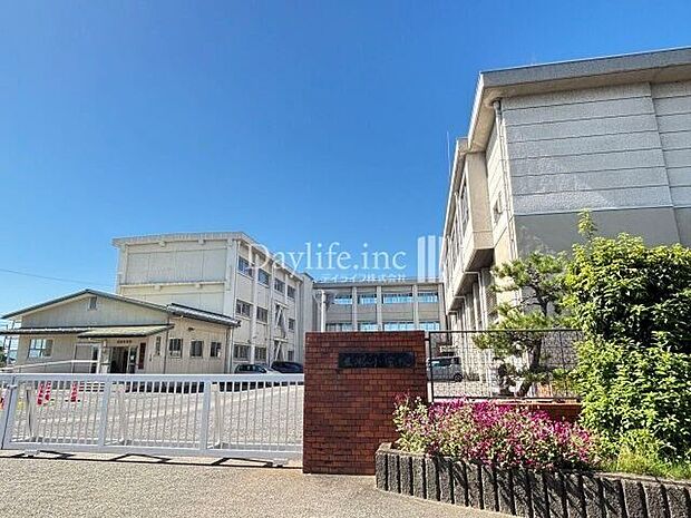 岐阜市立且格小学校 1810m