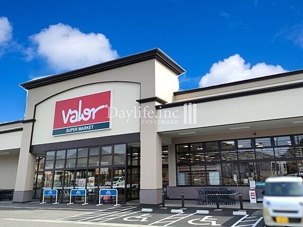 バロー岩田店 1000m