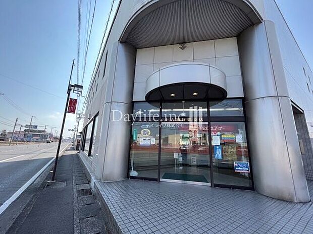 十六銀行 鶉支店 610m