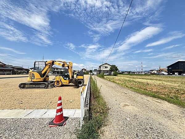 前面道路含む現地写真