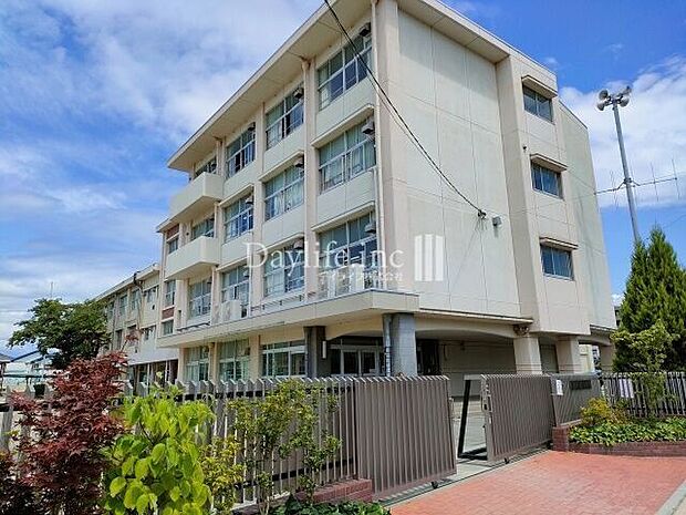 岐阜市立則武小学校 290m