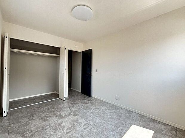 全居室にクローゼット付きなのでお部屋がすっきりと片付いてお掃除も楽に行えます!