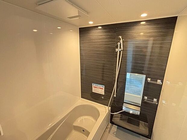 節水ができるエコベンチタイプの浴室で家計にも優しいです♪