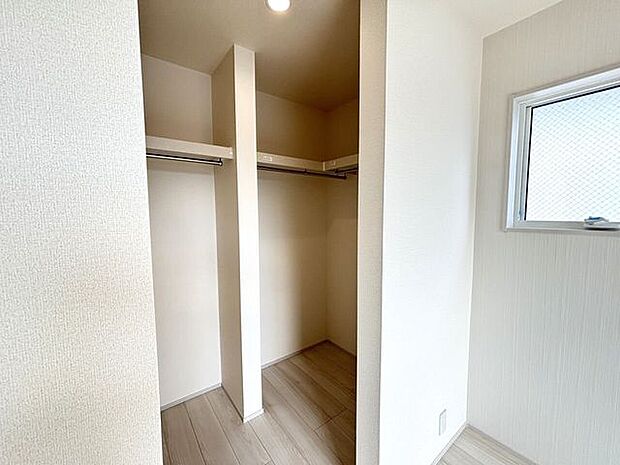 2F 南東洋室(8帖)主寝室◎ウォークインクローゼット