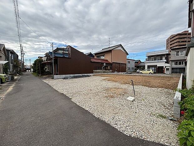 前面道路含む現地写真