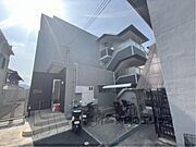 五位堂駅より徒歩2分 築10年8ヶ月 3階建の賃貸物件
