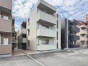 伏屋駅より徒歩4分 築2年9ヶ月 3階建の賃貸物件