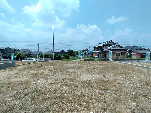 物件内南東角側から北西方向を撮影