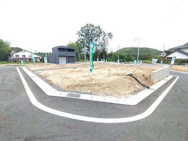 南側から物件を撮影