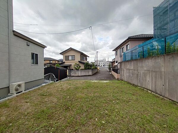 物件内西側から東方向を撮影