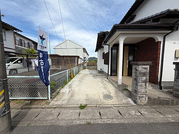 【駐車場】2台駐車可能なスペースです♪※リフォーム後の写真です（2026年6月撮影）