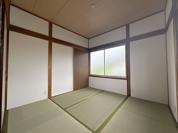 【2F和室】収納の充実した使い勝手の良い和室です♪※リフォーム後の写真です（2026年6月撮影）