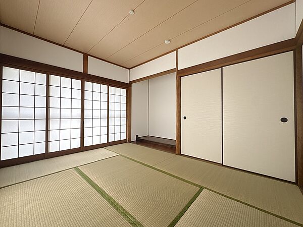 【1F和室】畳の香りに包まれる穏やかな和の暮らし♪※リフォーム後の写真です（2026年6月撮影）