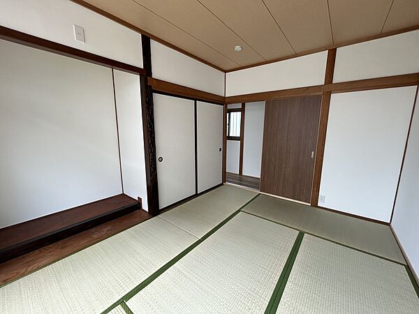 【1F洋室】東側和室は洋室に間取り変更予定♪※リフォーム後写真です※2026年6月撮影