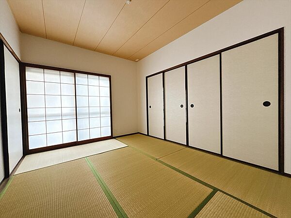 【1F和室】和室ならではの趣のある雰囲気をお楽しみください♪※リフォーム後の写真です※2026年5月撮影