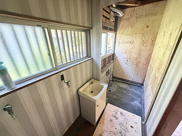 【外観】新品のユニットバスに交換予定です！※リフォーム中の写真です（2026年6月撮影）