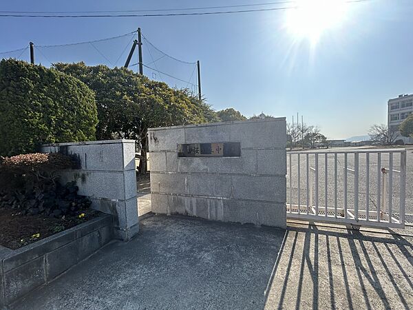 中学校 1200m 赤磐市立桜が丘小学校